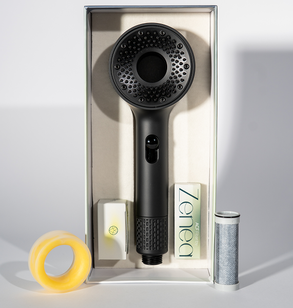 Filtračná sprchová hlavica Zenea v čiernom darčekovom balení